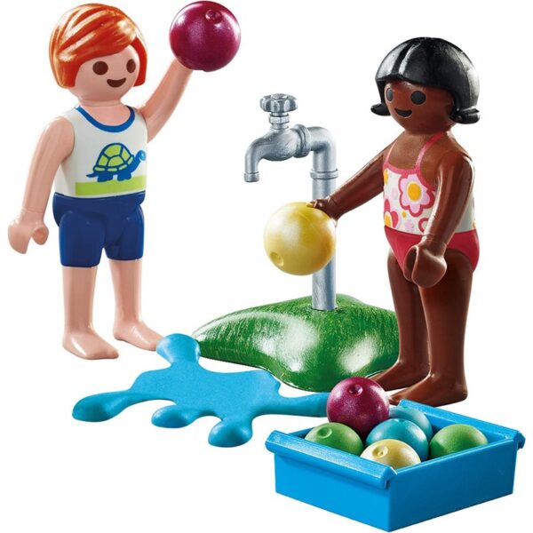 NIÑOS CON GLOBOS DE AGUA PLAYMOBIL